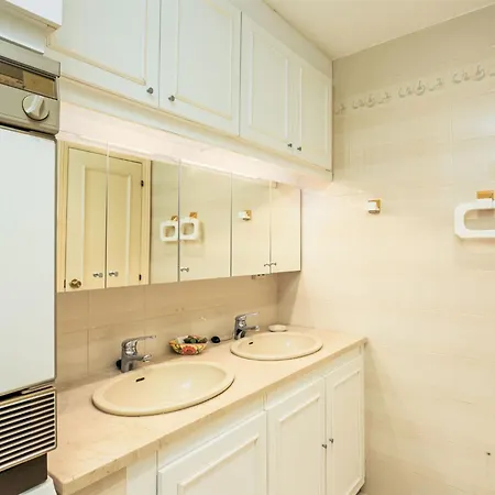 Edificio El Rey-2 By Interhome *